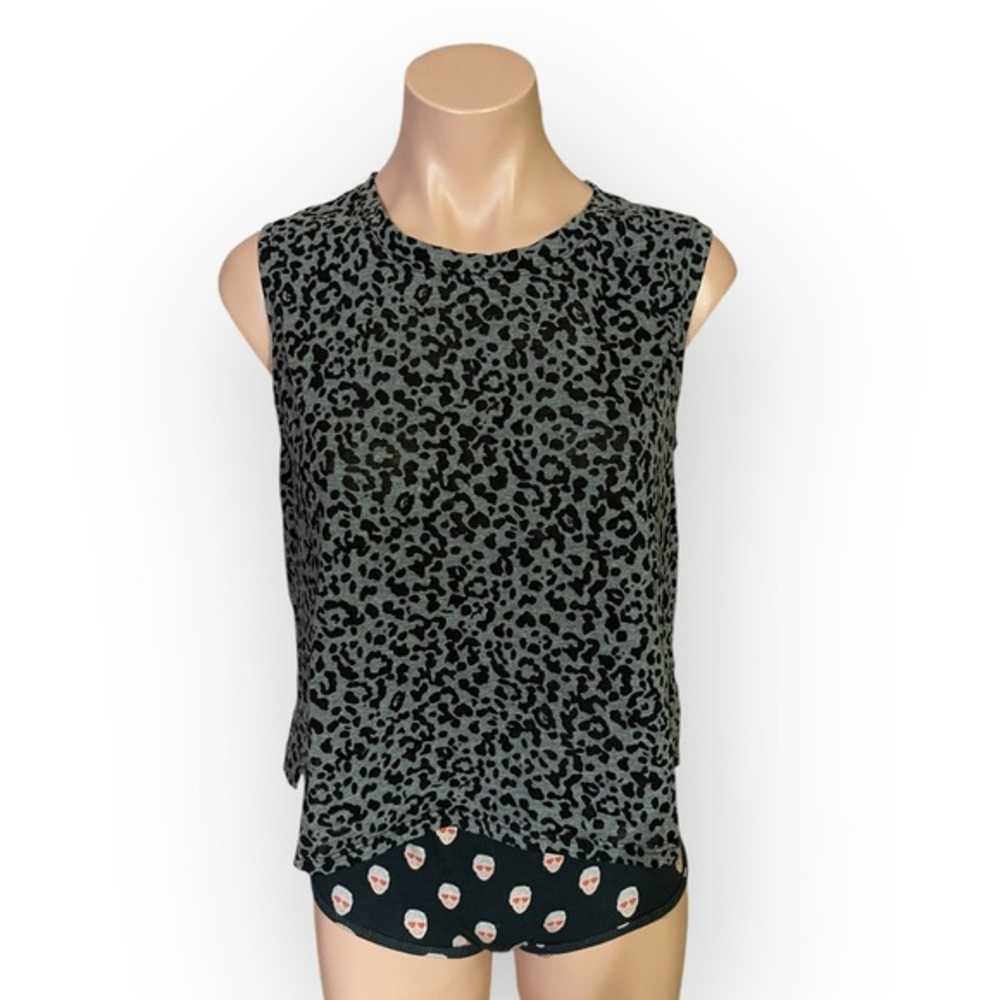 Women’s Large Gray And Black Sleeveless Leopard Print Shirt